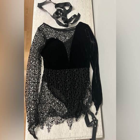 Sexy crafty witch costume - Picture 7 of 8